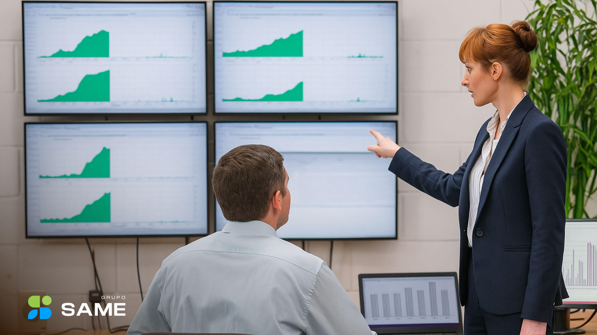 Software de Gestión Empresarial (ERP y CRM): La Columna Vertebral de la Eficiencia Moderna.